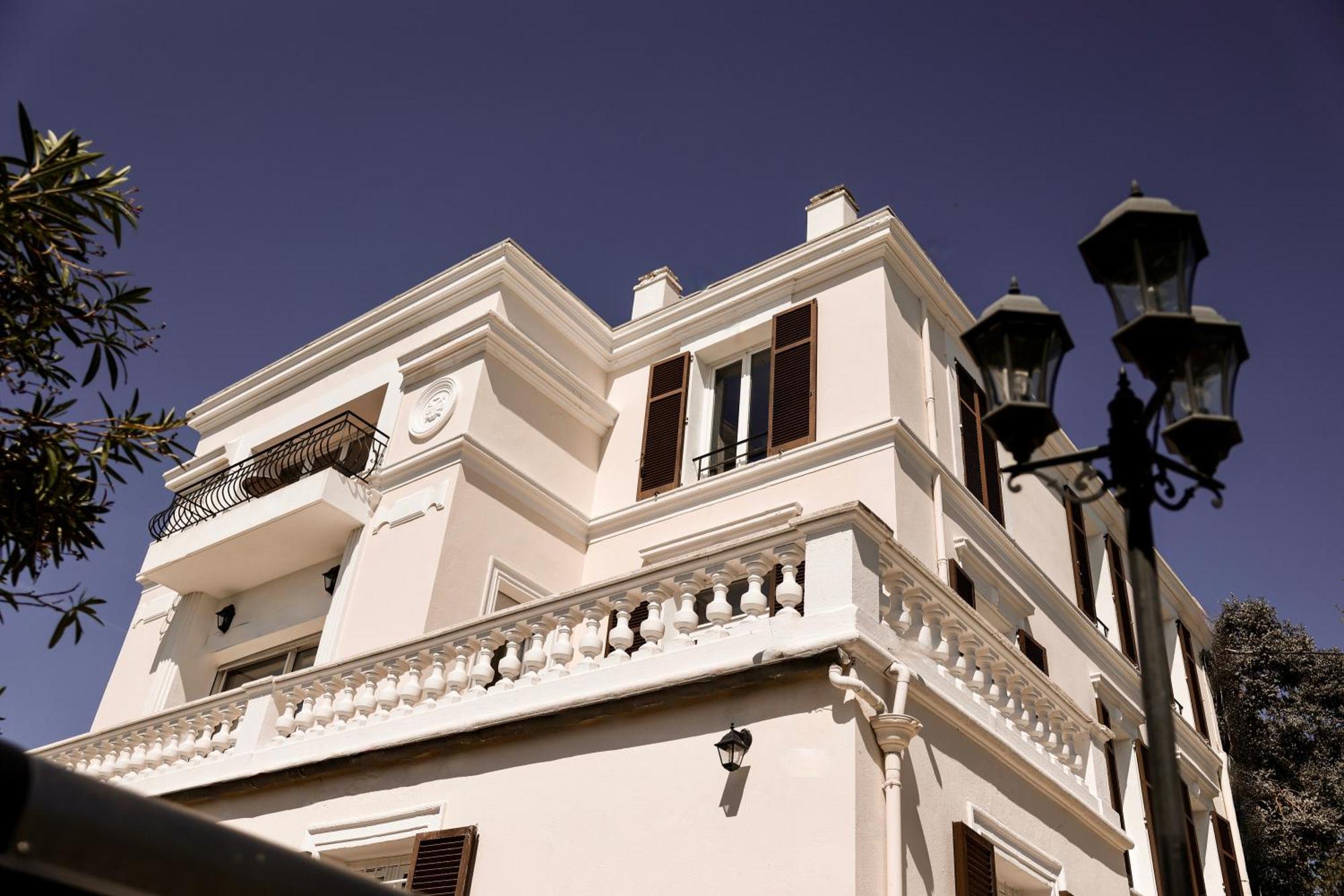 Villa Les Roches Манделю-ла-Напул Екстериор снимка