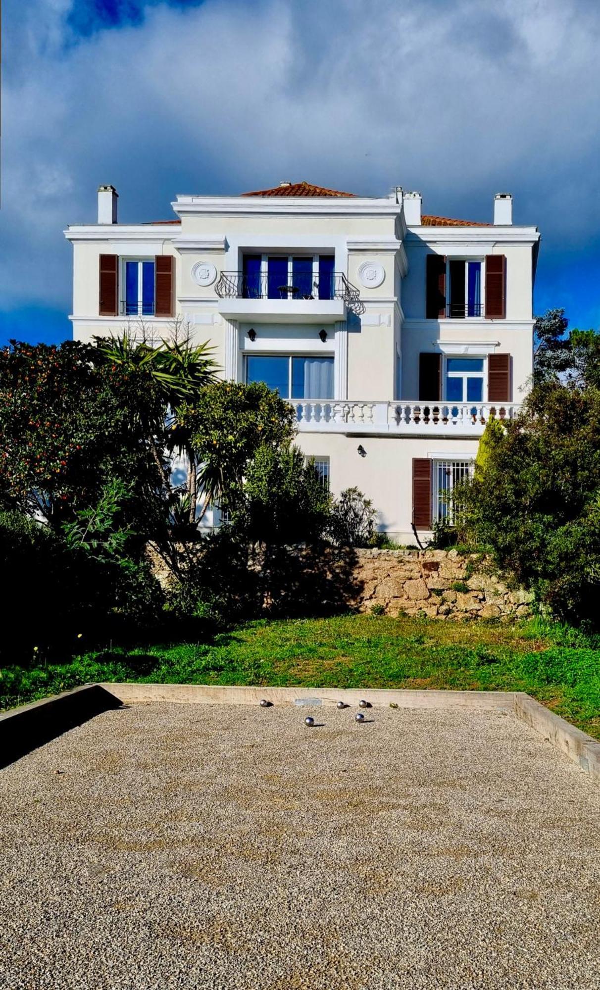 Villa Les Roches Манделю-ла-Напул Екстериор снимка